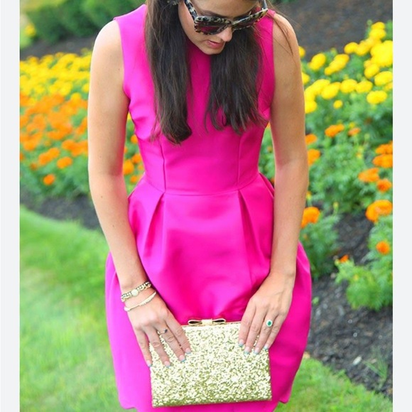 Absolutely adorable Camilyn Beth made in the USA fuschia scalloped dress - Picture 10 of 10
